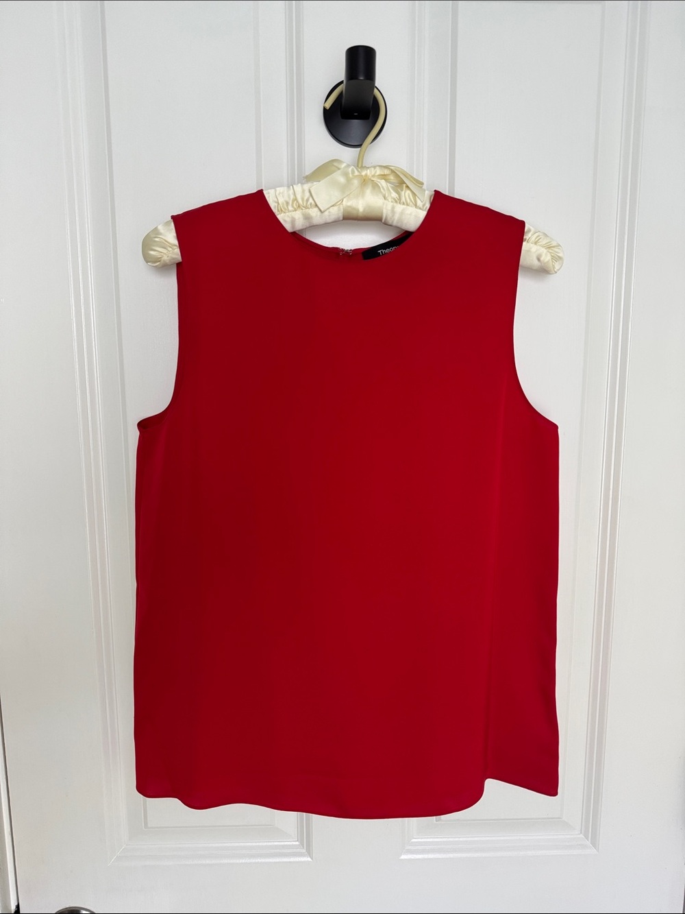 THEORY Classic Sleeveless Red Shell Top, Silk, size Petite